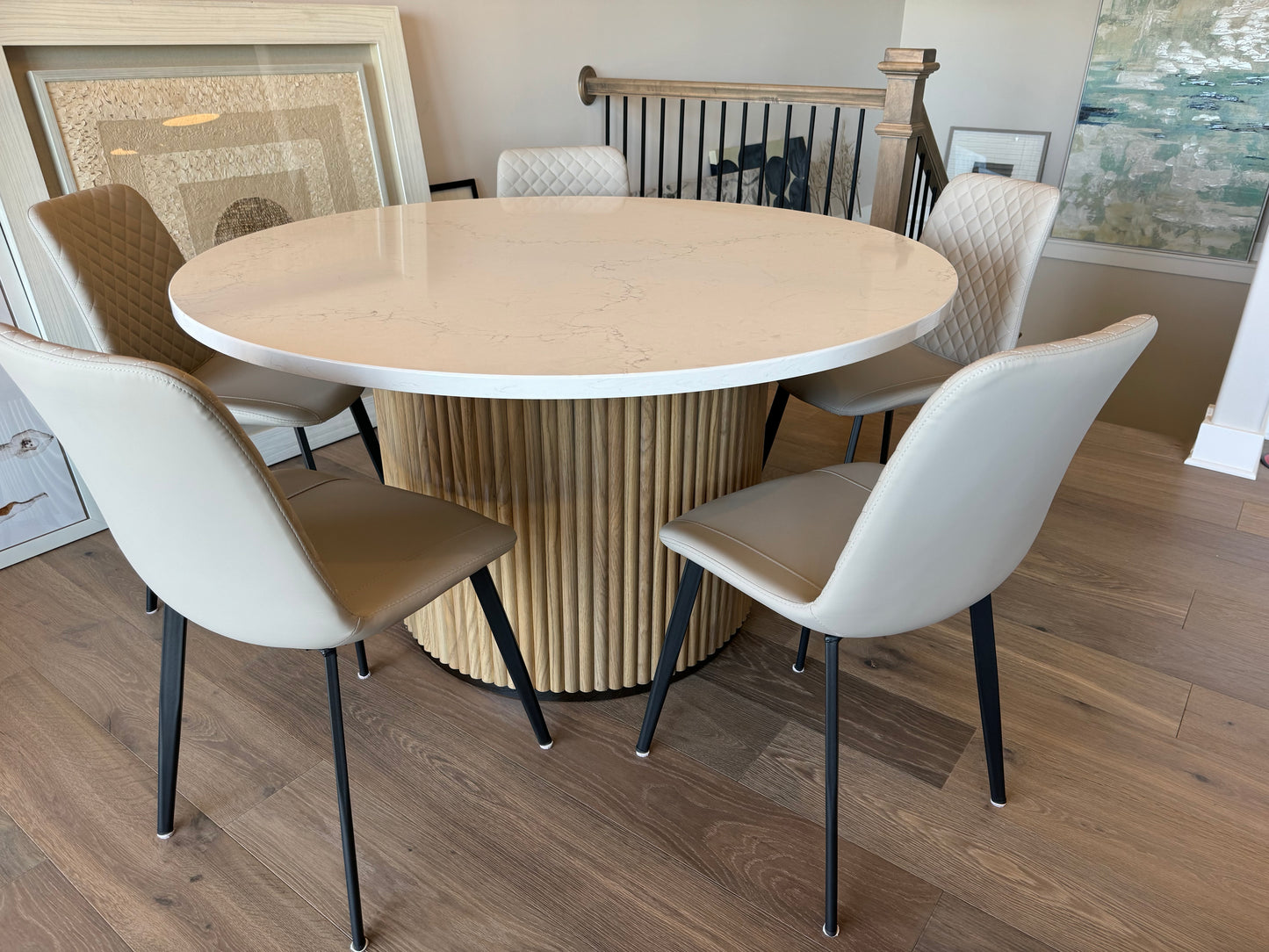 Teddy Pedestal Table