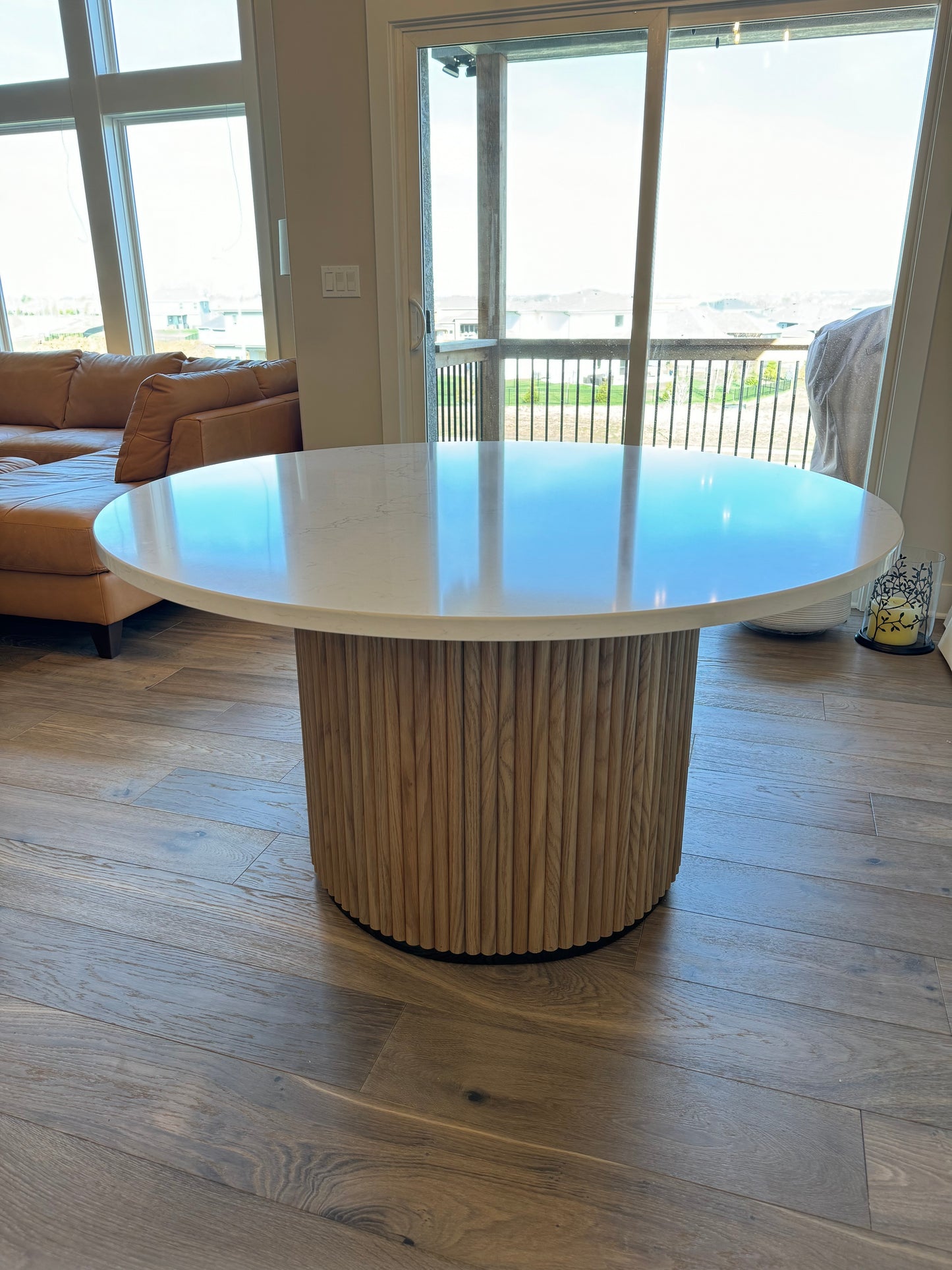 Teddy Pedestal Table