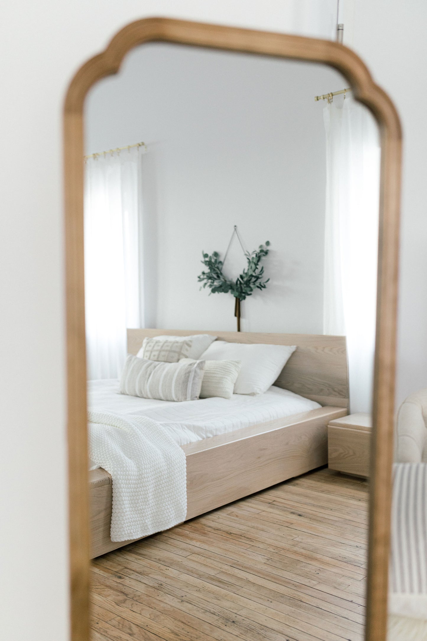 Penny Platform Bed