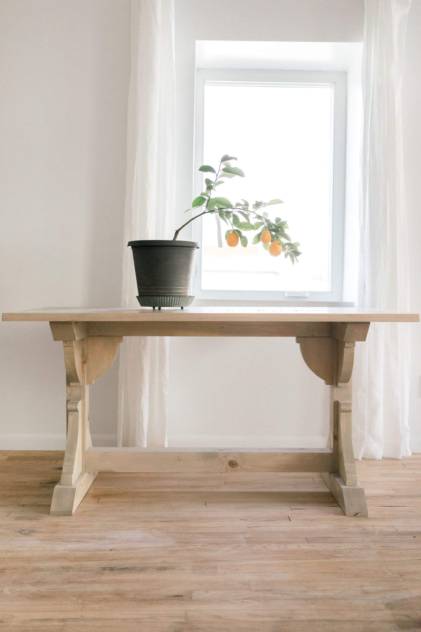 Lenna Dining Table
